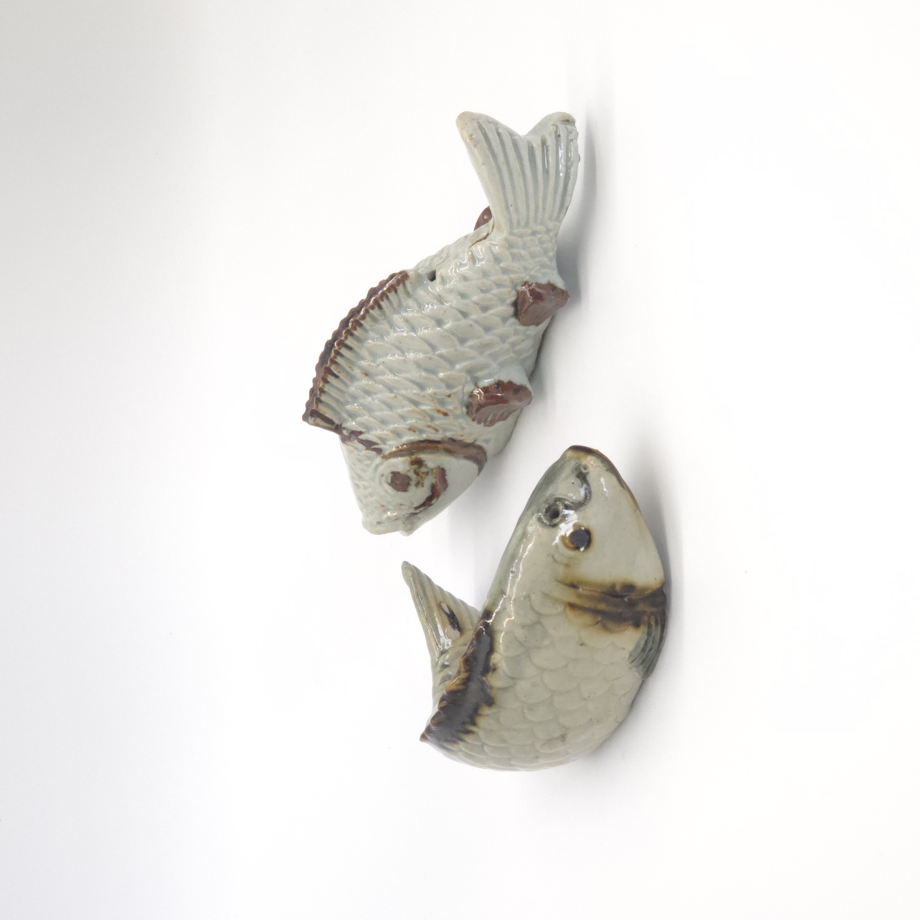 조선 백자철화잉어형연적