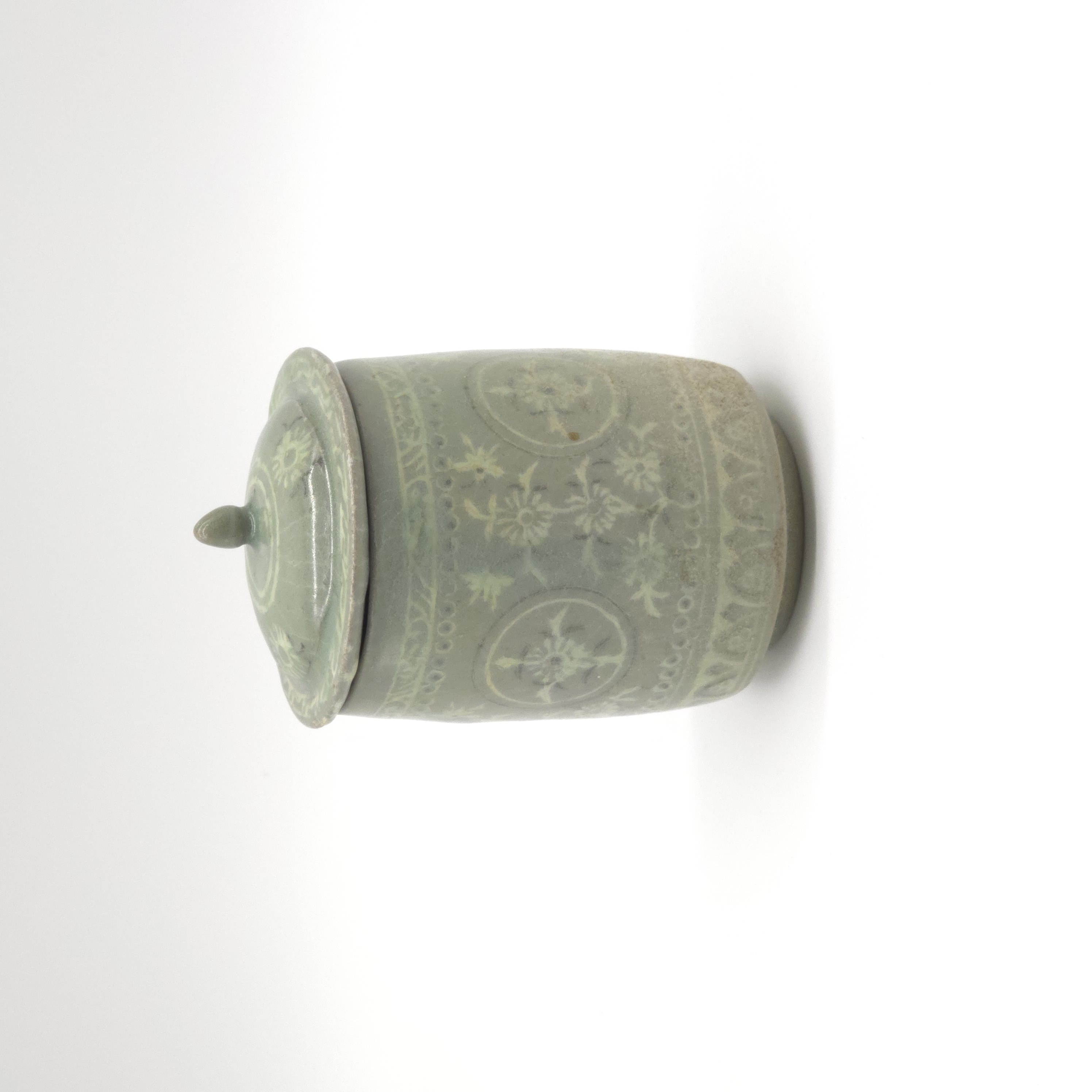 고려 청자상감국화문통형잔